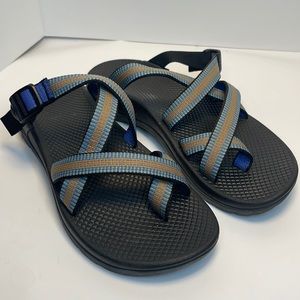 Women’s Chaco 8 strappy beach shoes sandals slides blue spring summer flip flop